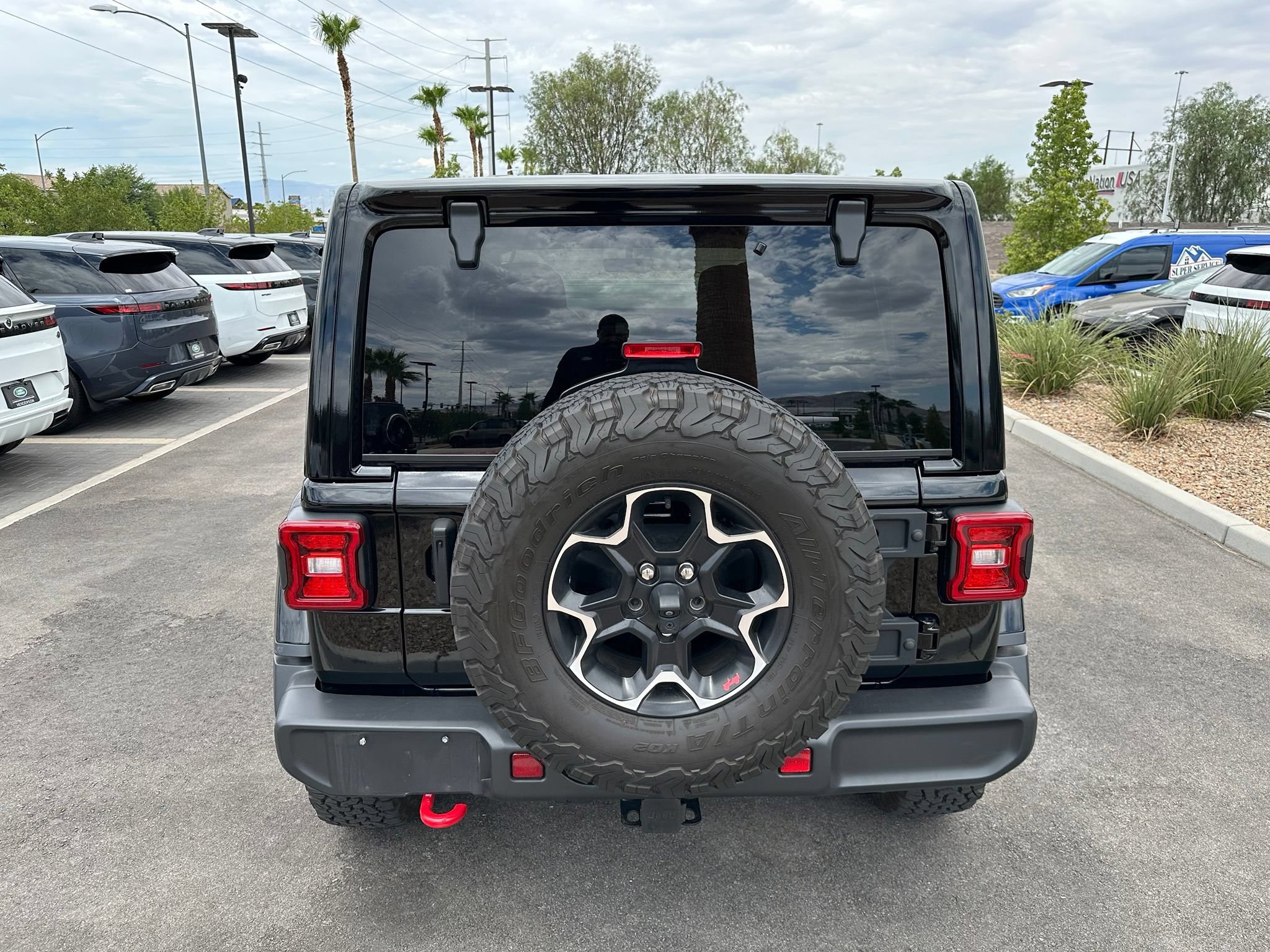Used 2023 Jeep Wrangler Unlimited Rubicon w/ Cold Weather Group AWD/4WD image 7