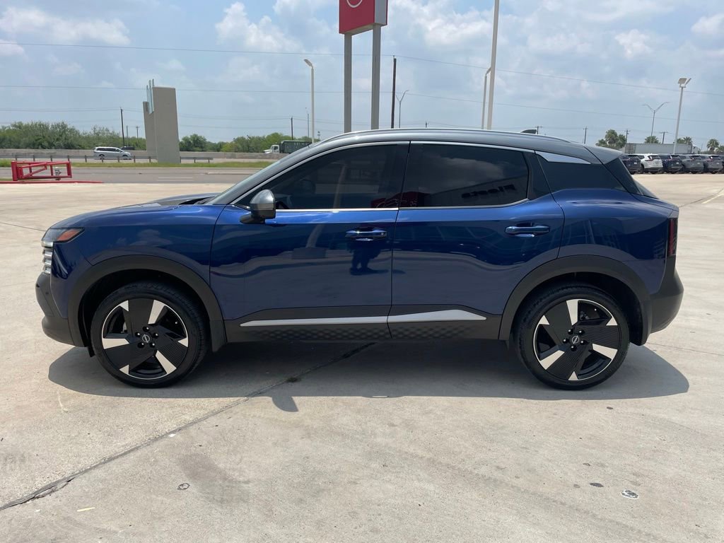 Certified 2025 Nissan Kicks SR FWD image 4