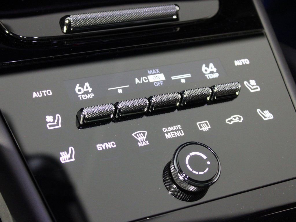 Certified 2025 Porsche Cayenne Coupe image 33