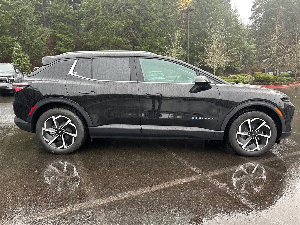 New 2026 Chevrolet Equinox EV LT image 6