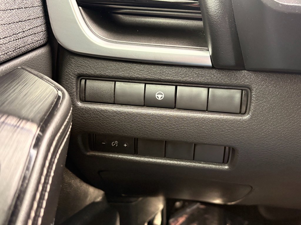 Used 2022 Nissan Rogue SV image 15