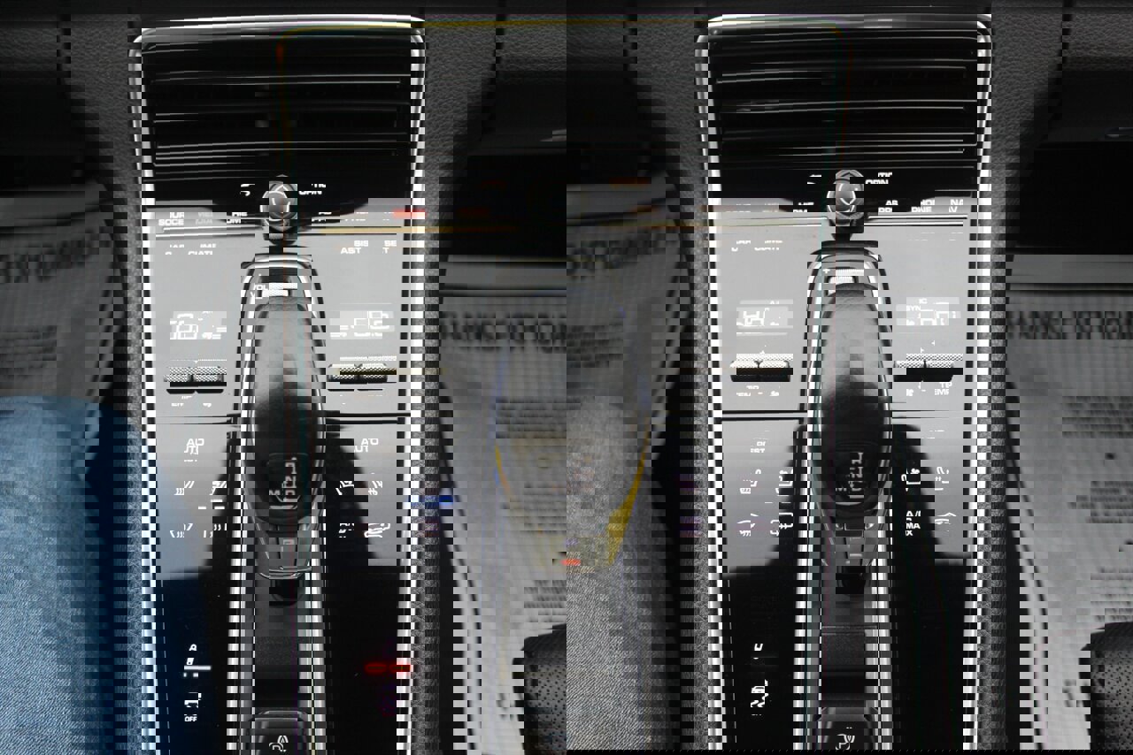 Used 2018 Porsche Panamera 4S image 8