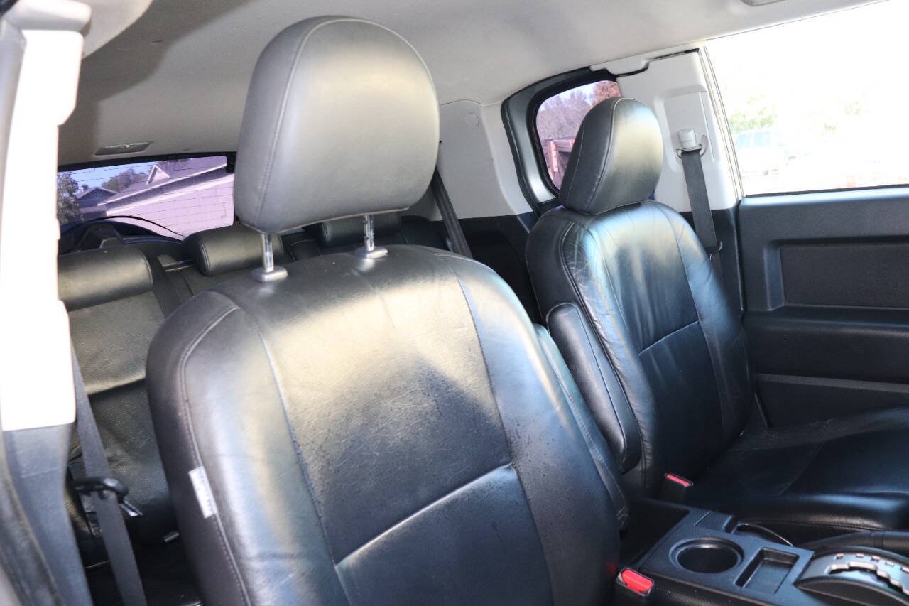 Used 2010 Toyota FJ Cruiser 4WD image 30