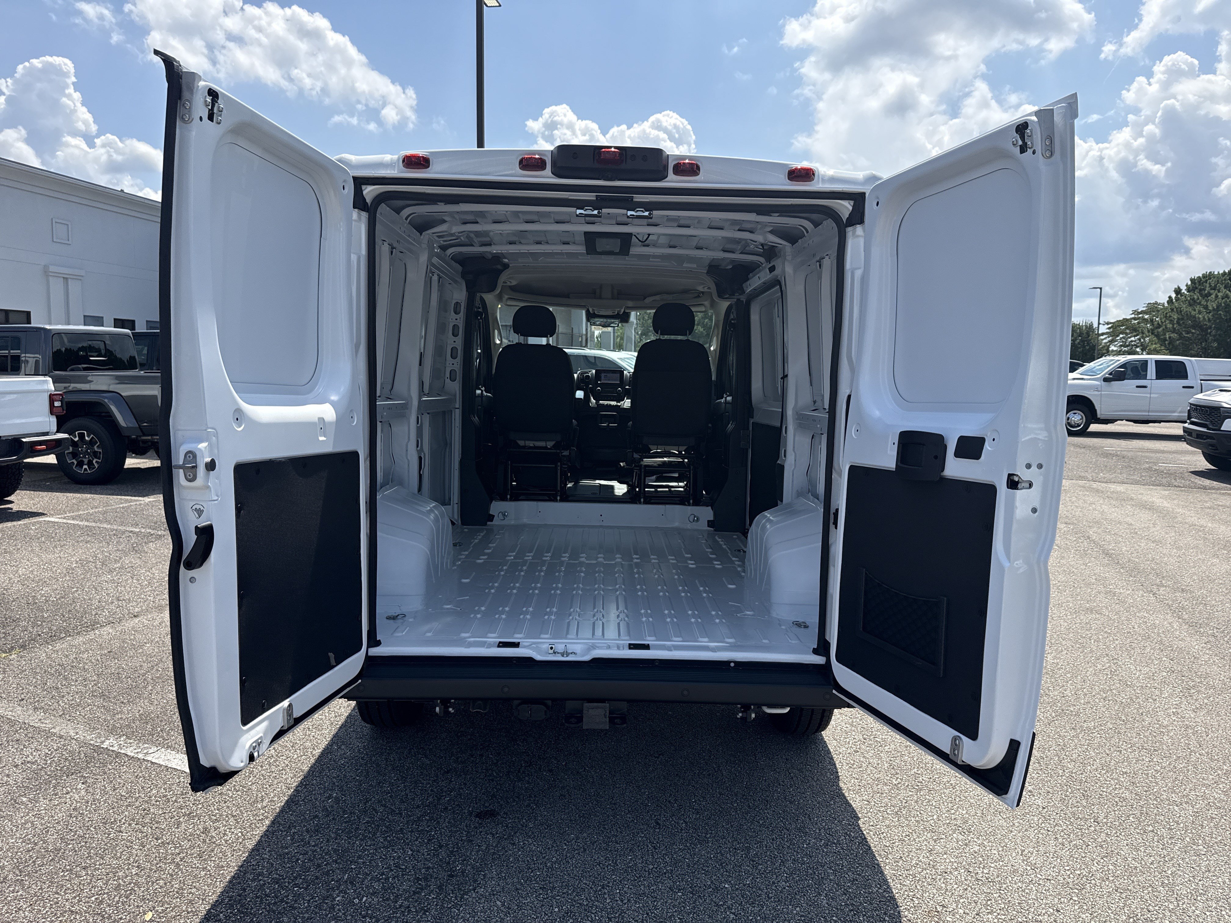 New 2026 RAM ProMaster 1500 w/ Safety Group FWD image 17