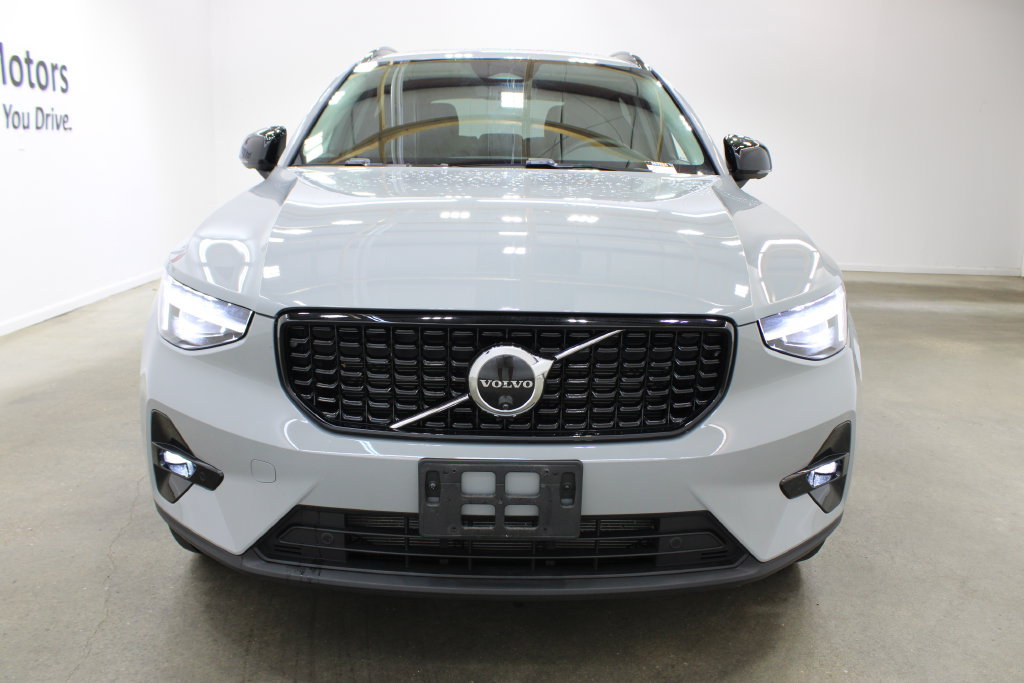 Used 2026 Volvo XC40 B5 Plus AWD/4WD image 7