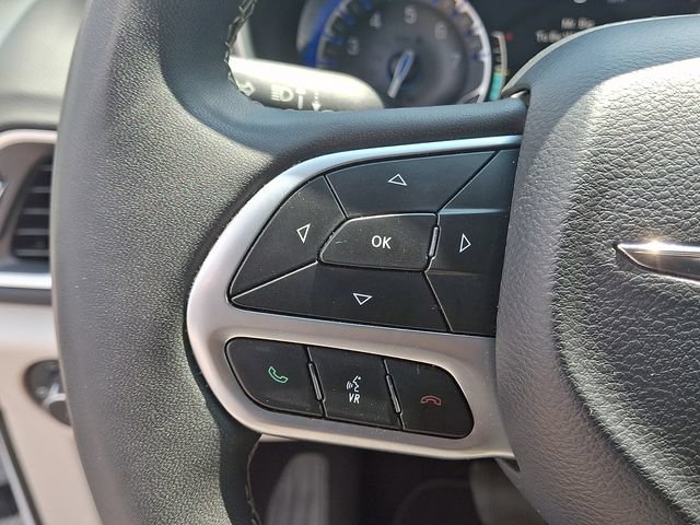 Used 2024 Chrysler Pacifica Touring-L FWD image 21