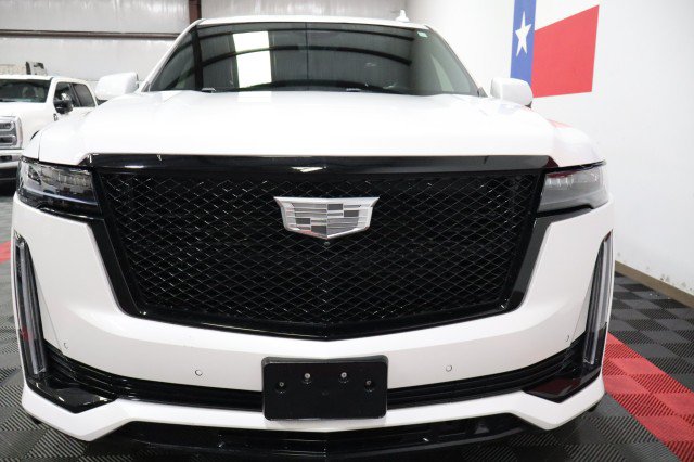 Used 2023 Cadillac Escalade Sport w/ Touring Package AWD/4WD image 16