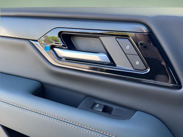 New 2026 GMC Yukon AT4 AWD/4WD image 26