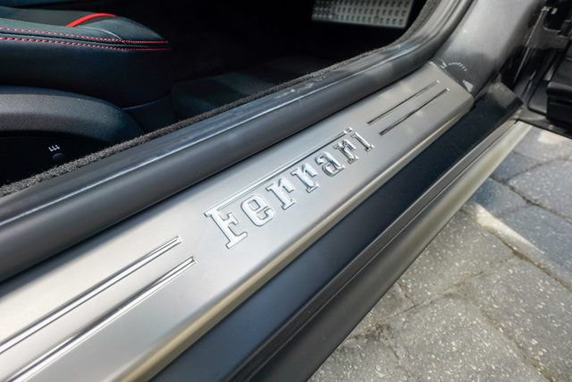 Used 2020 Ferrari 812 Superfast RWD image 82