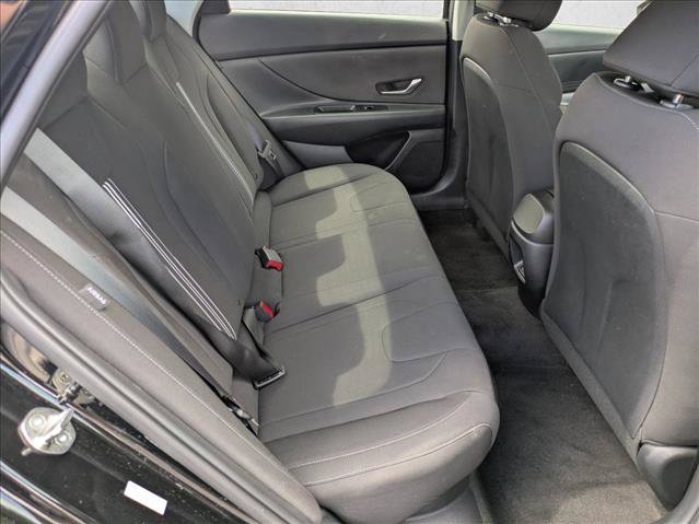 Used 2024 Hyundai Elantra Blue FWD image 19