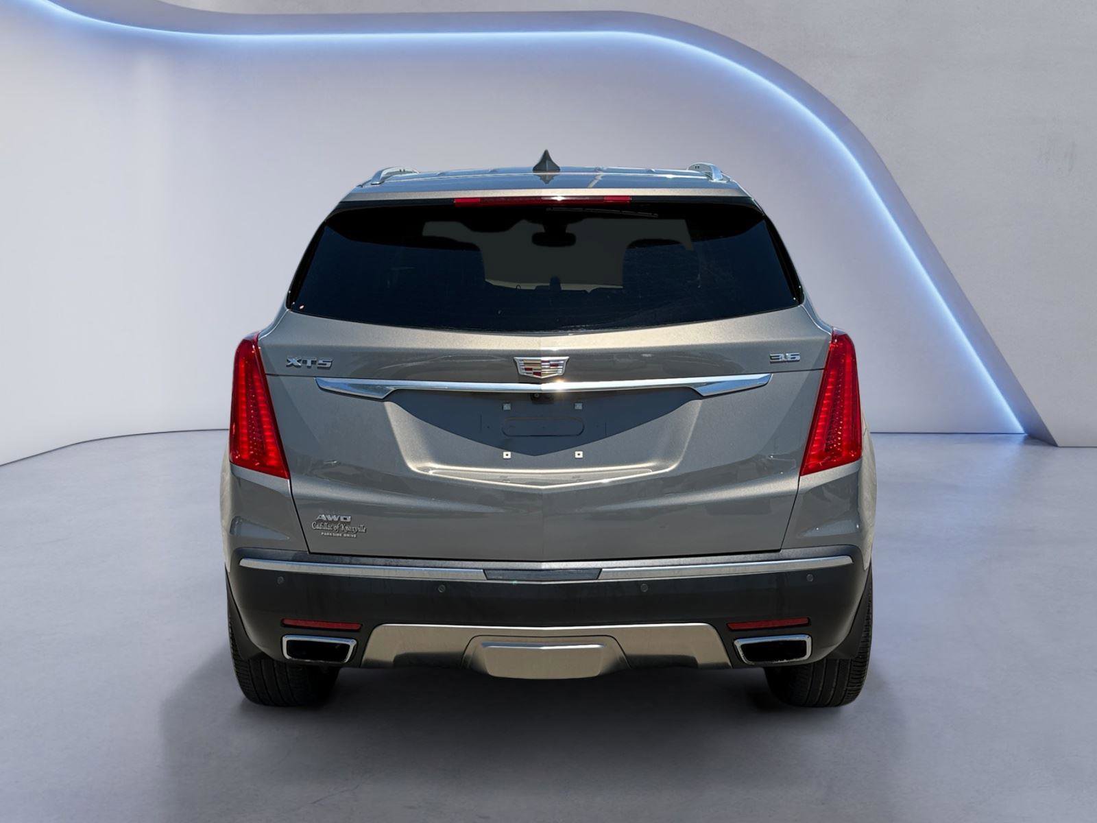 Used 2018 Cadillac XT5 Platinum w/ Driver Assist Package AWD/4WD image 7