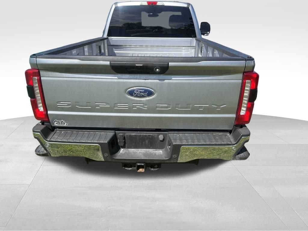 Used 2023 Ford F350 XLT w/ 360-Degree Camera Package AWD/4WD image 3