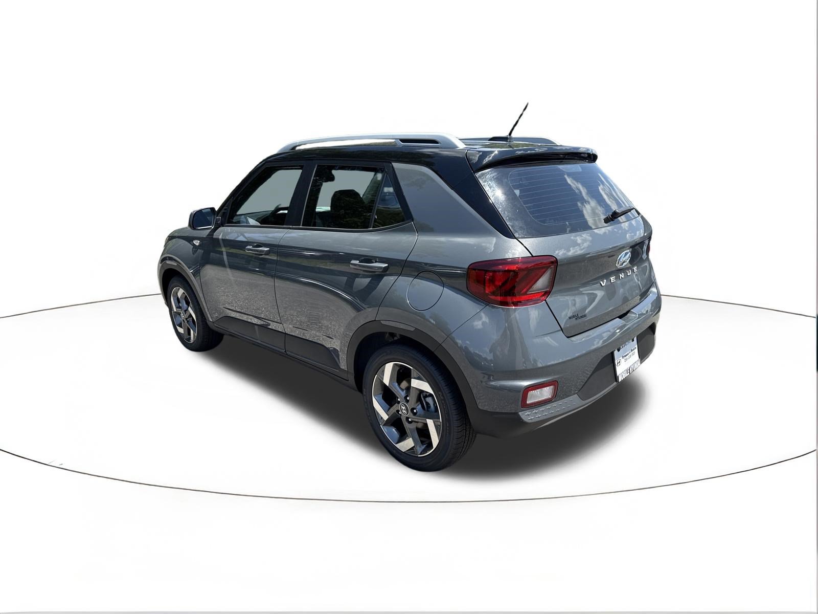 New 2026 Hyundai Venue SEL FWD image 5