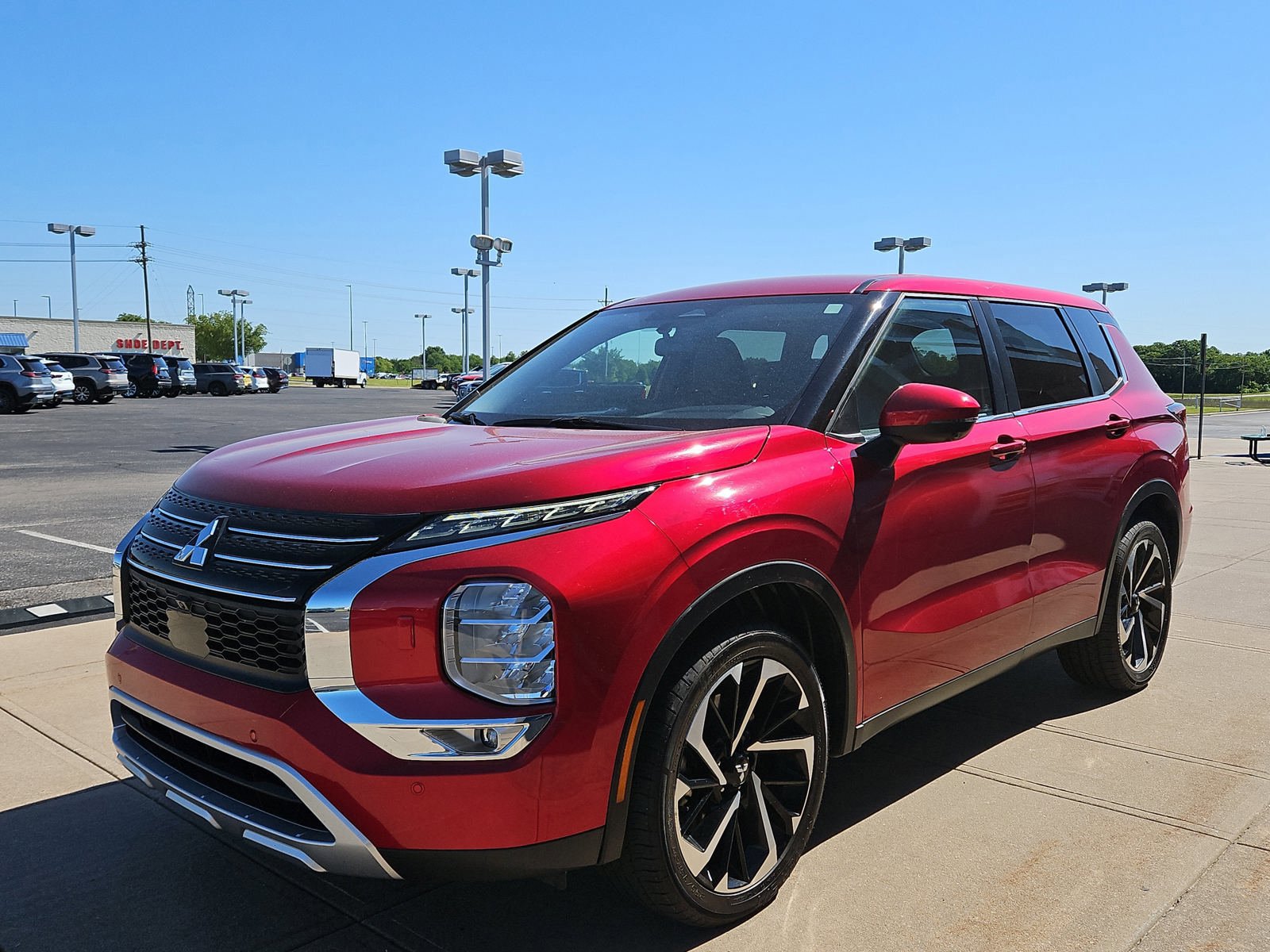 Used 2024 Mitsubishi Outlander SE AWD/4WD image 2