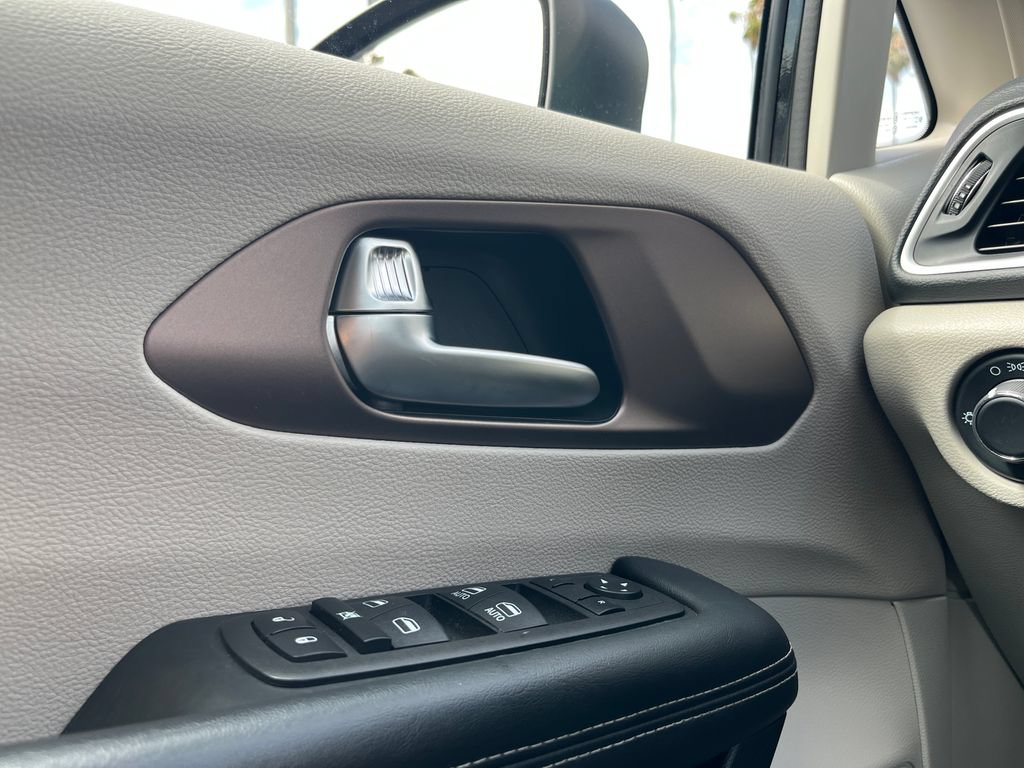 Used 2023 Chrysler Voyager LX FWD image 26