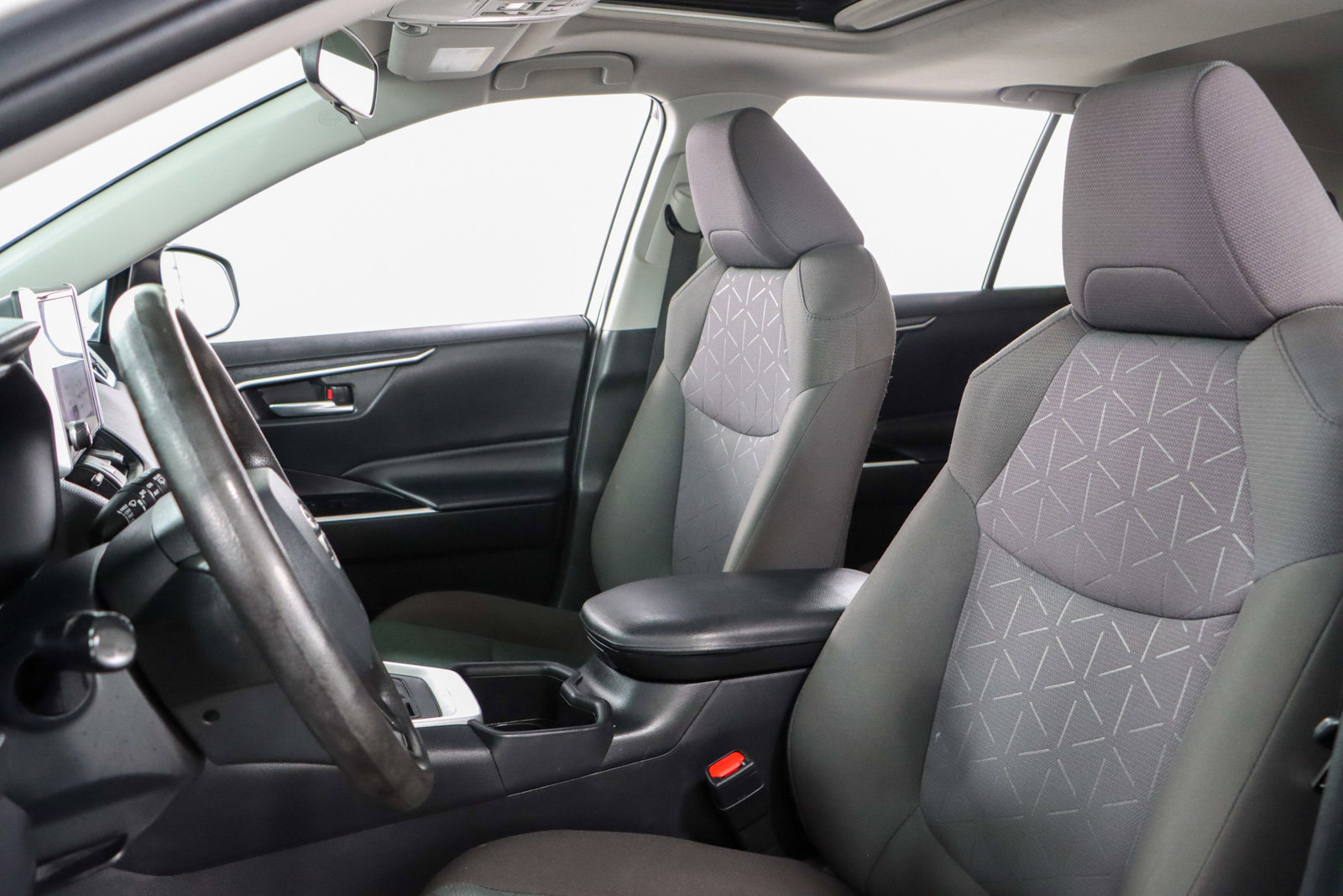 Used 2023 Toyota RAV4 XLE w/ Convenience Package image 24