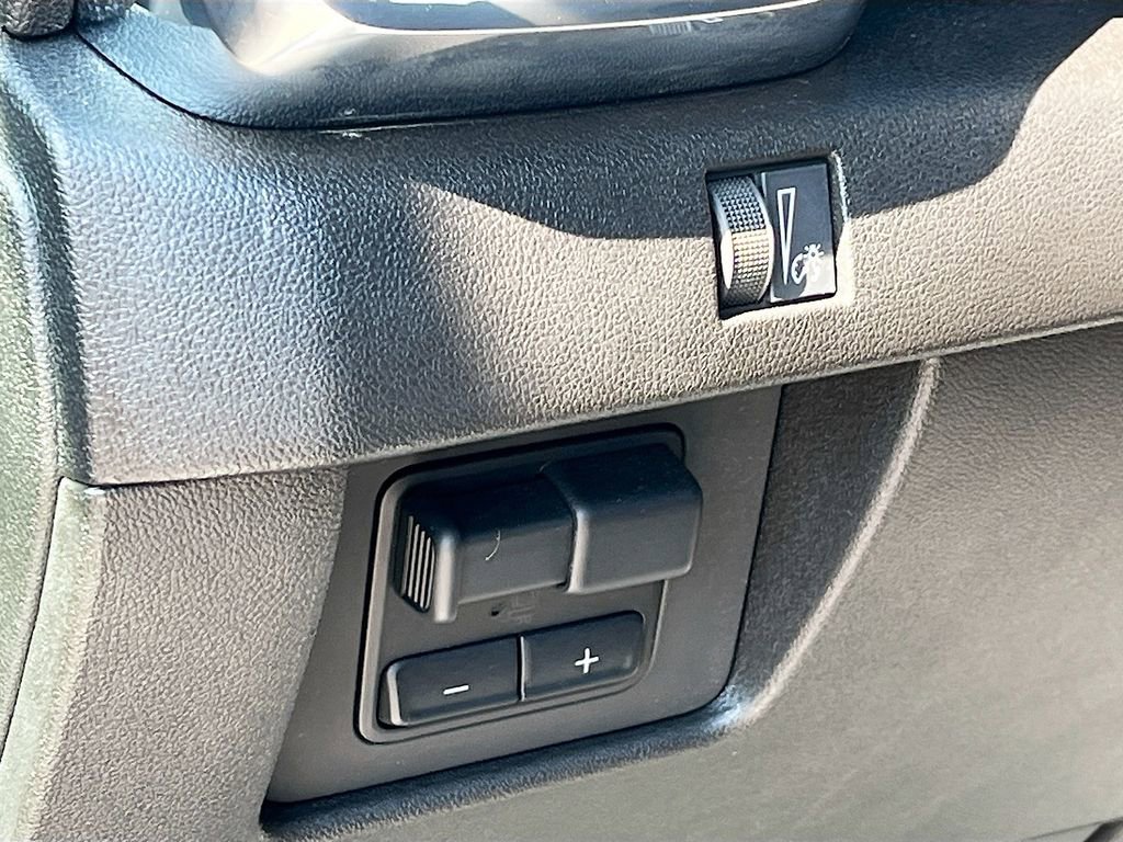 Used 2024 GMC Canyon Elevation w/ Convenience Package image 10