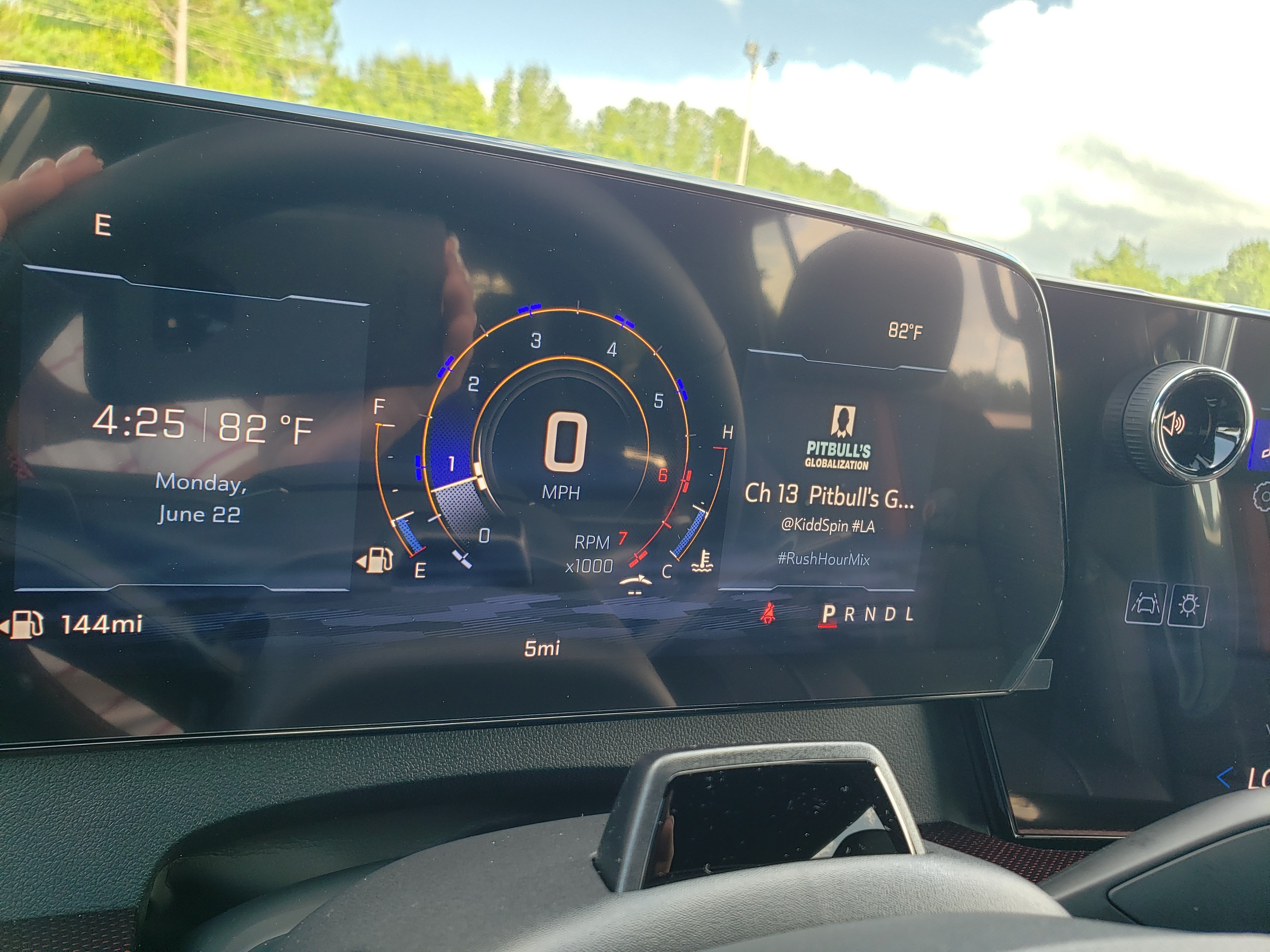 New 2026 Chevrolet Traverse RS w/ LPO, Floor Liner Package FWD image 23