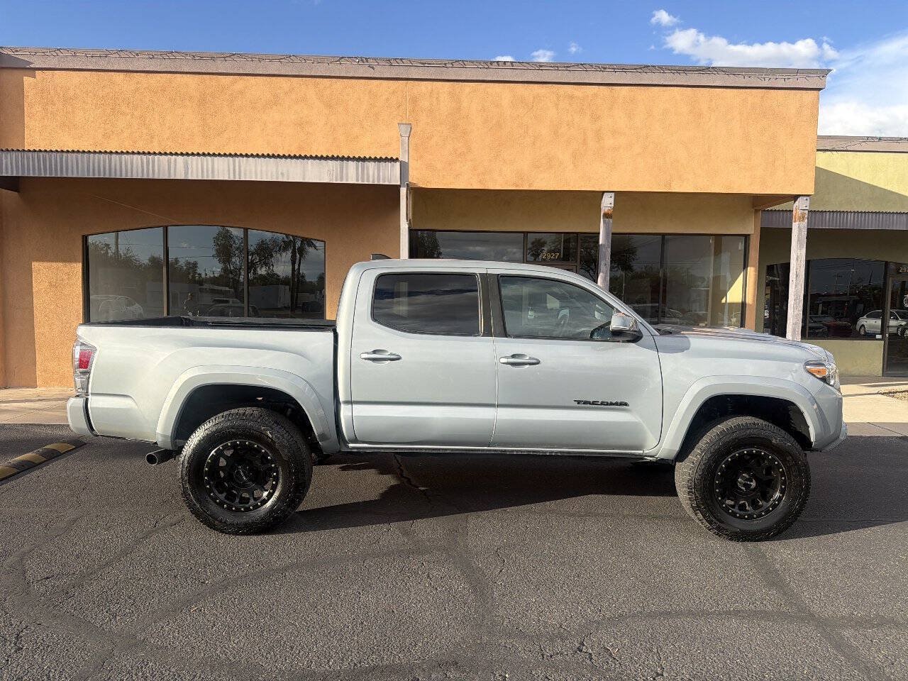 Used 2020 Toyota Tacoma TRD Sport w/ Technology Package RWD image 13