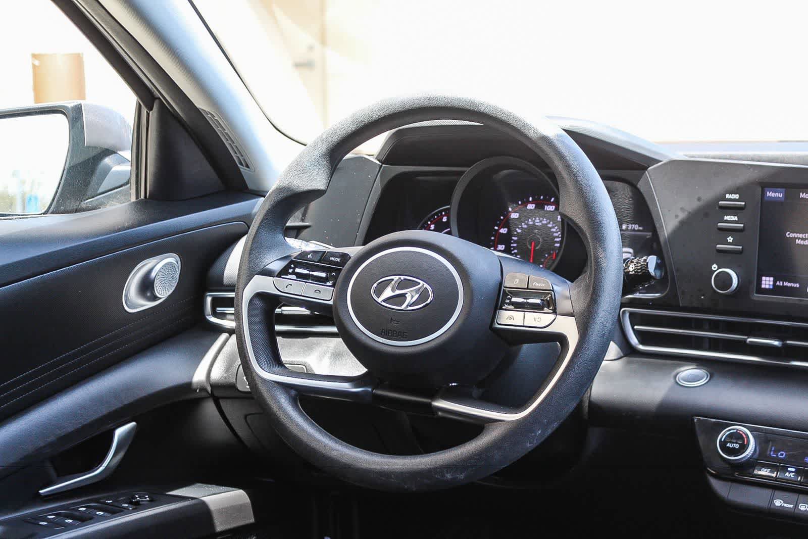 Used 2023 Hyundai Elantra SEL FWD image 19