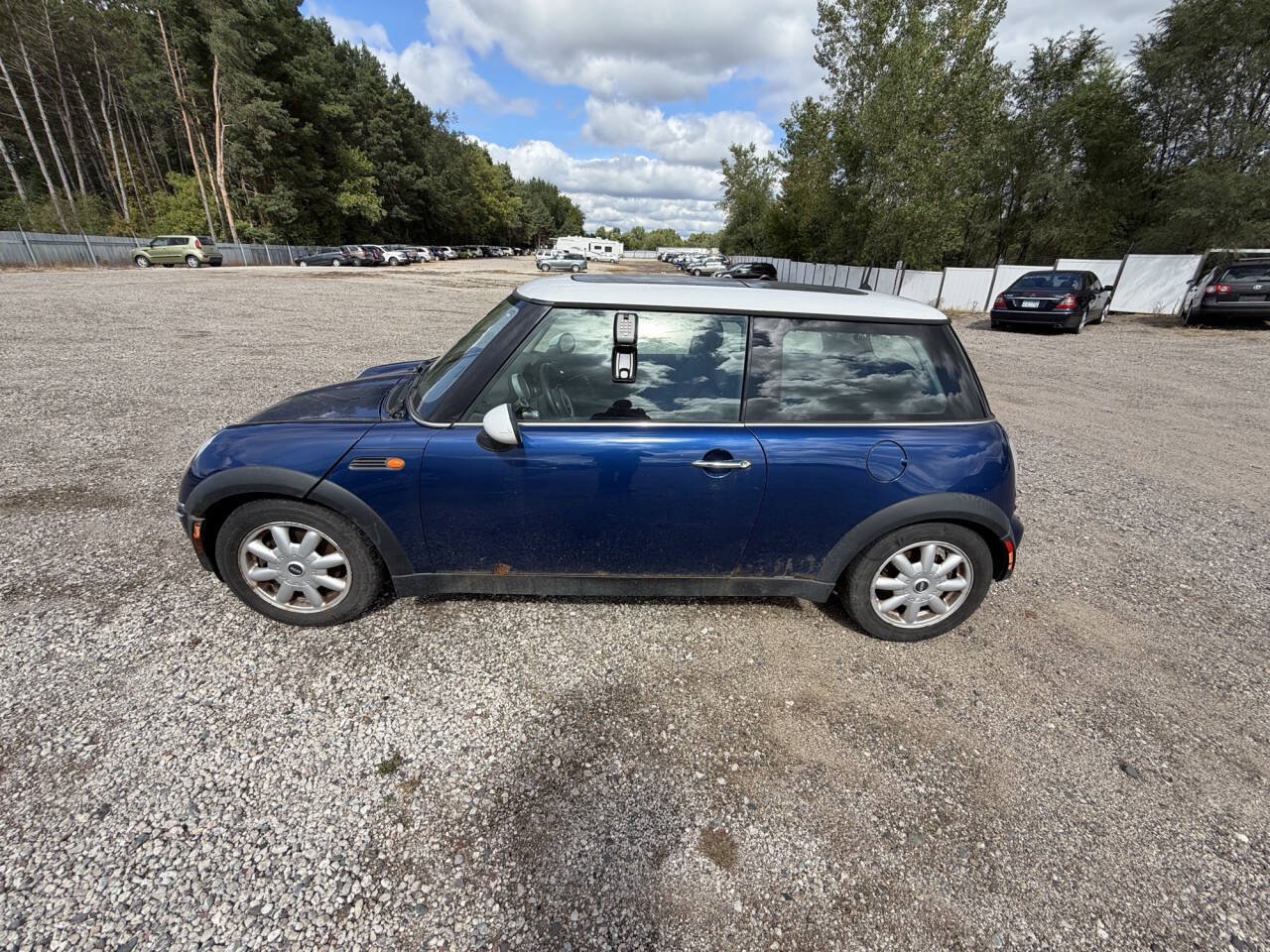 Used 2004 MINI Cooper Hardtop FWD image 2