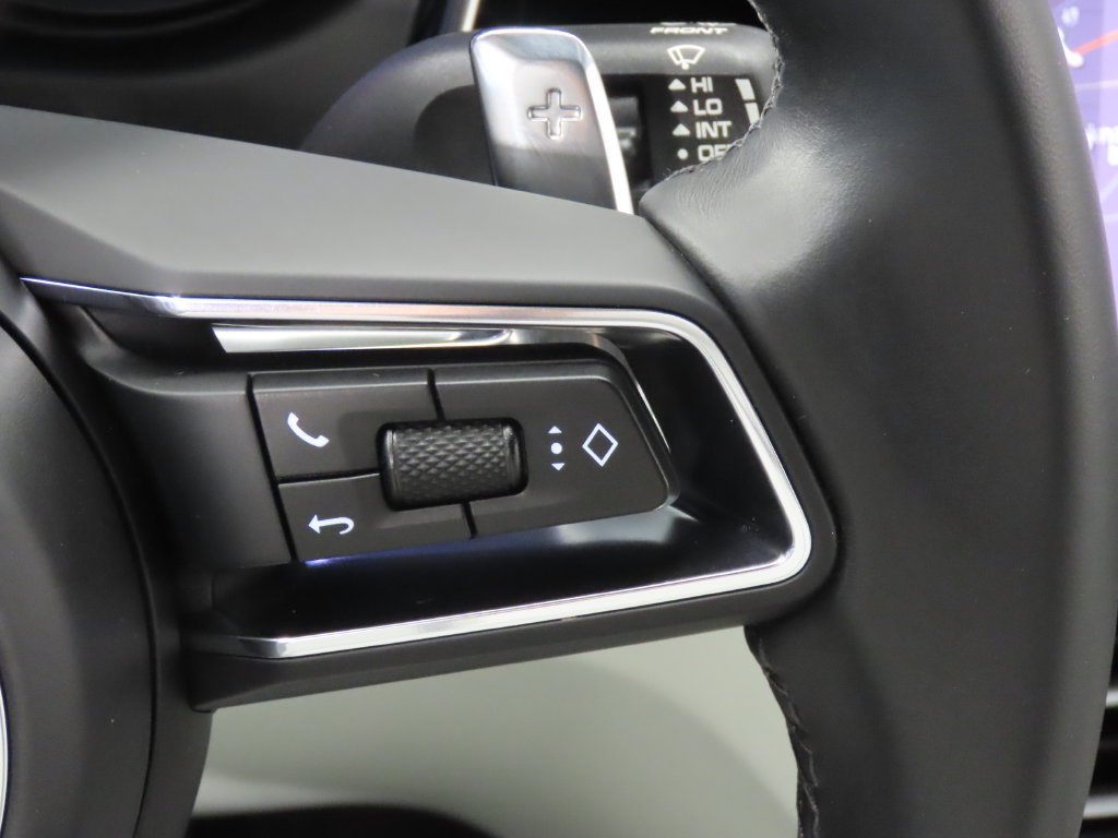 Certified 2023 Porsche Macan S AWD/4WD image 21