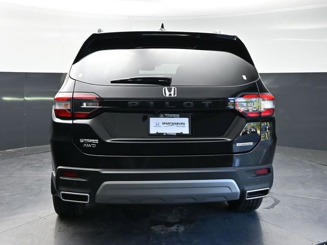 Used 2023 Honda Pilot Touring image 6