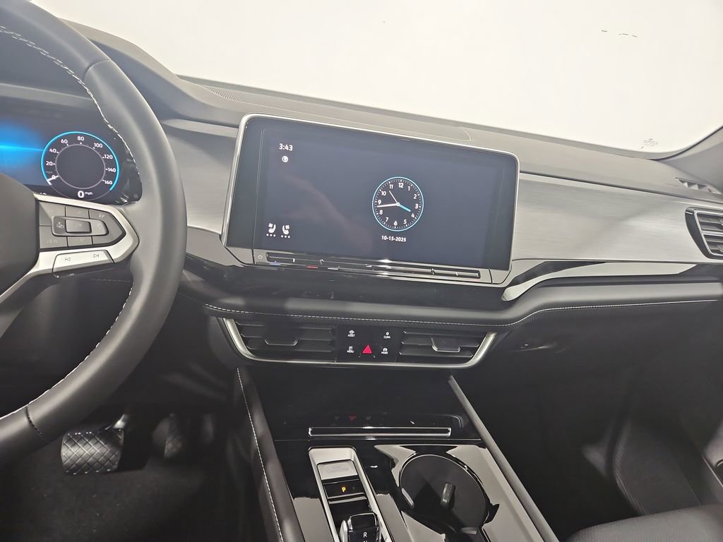 New 2026 Volkswagen Atlas Cross Sport SE image 17