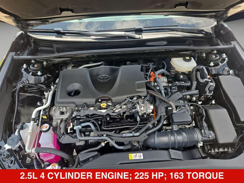 Used 2025 Toyota Camry SE FWD image 13