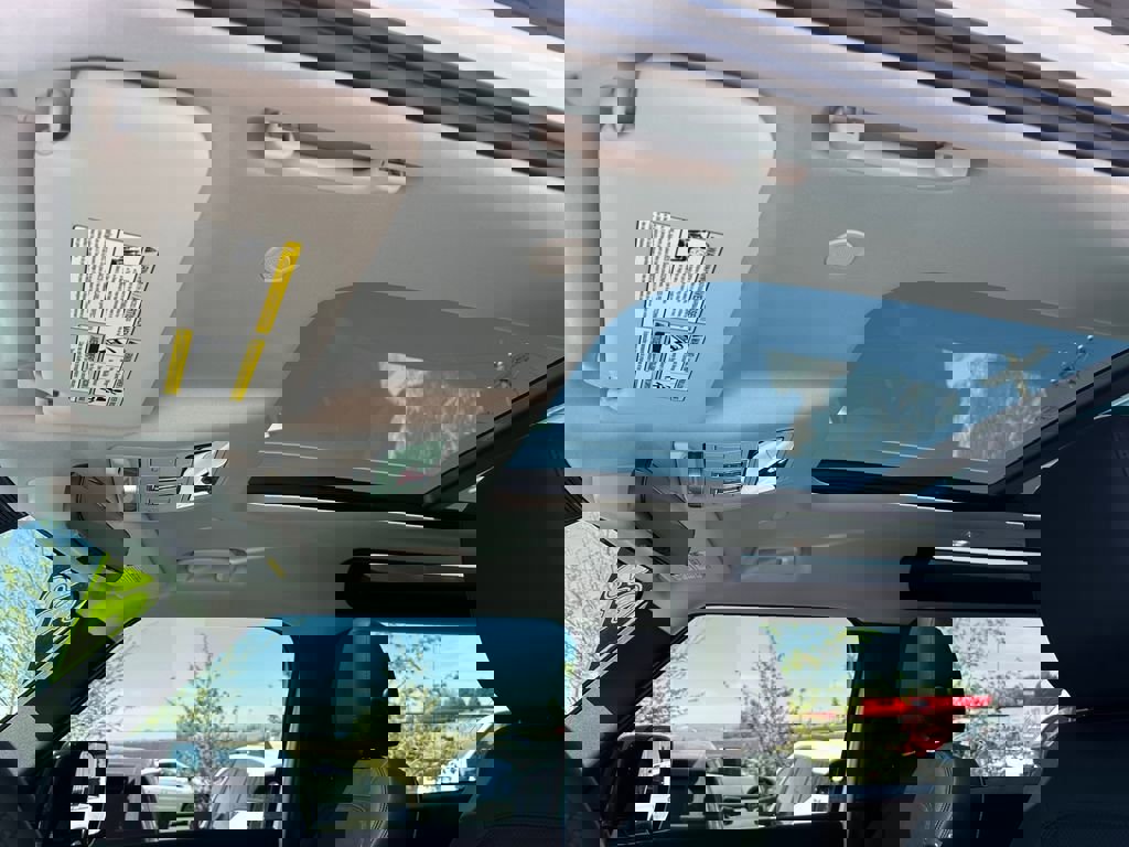 Used 2025 Land Rover Defender 90 S AWD/4WD image 25