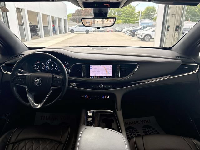 Used 2022 Buick Enclave Avenir w/ Avenir Technology Package AWD/4WD image 39