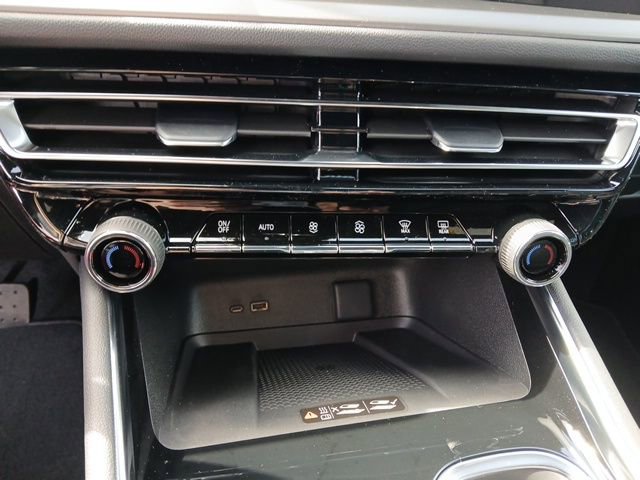 New 2026 Chevrolet Traverse LT w/ Enhanced Driving Package image 19