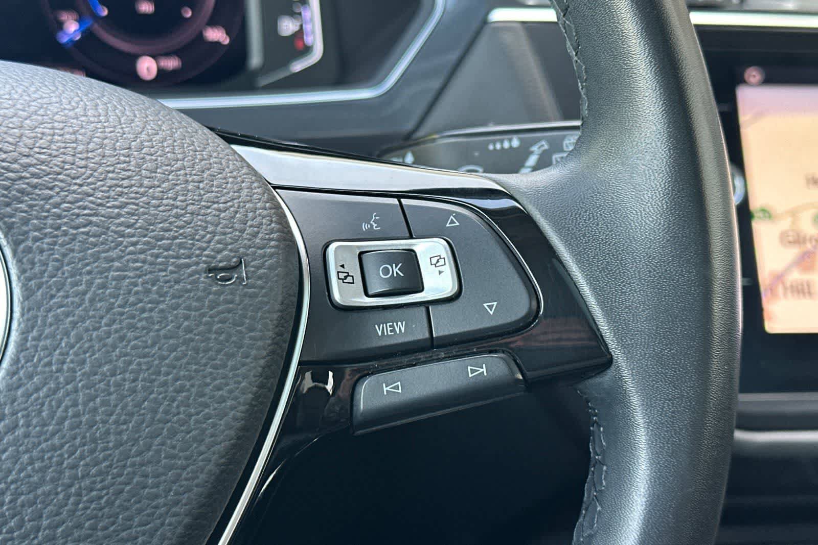 Used 2020 Volkswagen Tiguan SEL FWD image 29