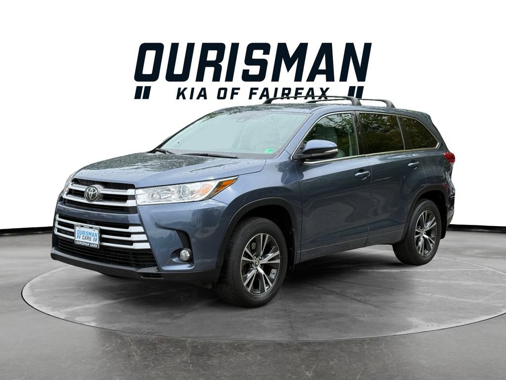 Used 2017 Toyota Highlander Plus AWD/4WD image 2