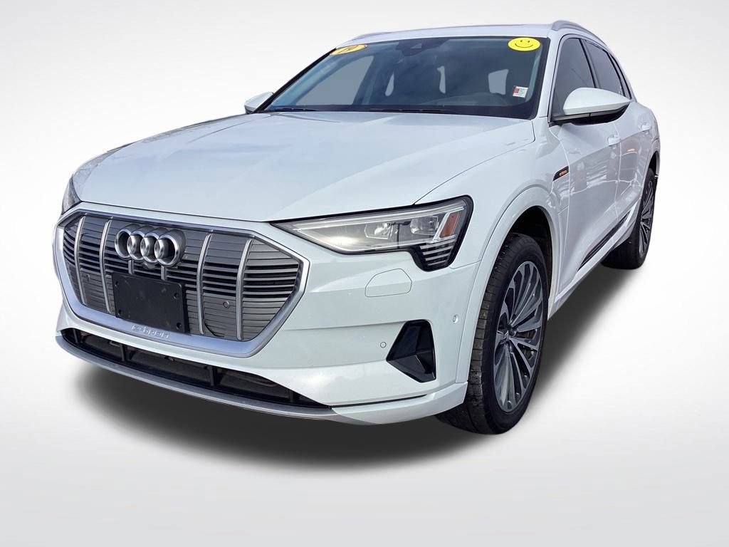 Used 2019 Audi e-tron Prestige w/ Prestige Package image 6