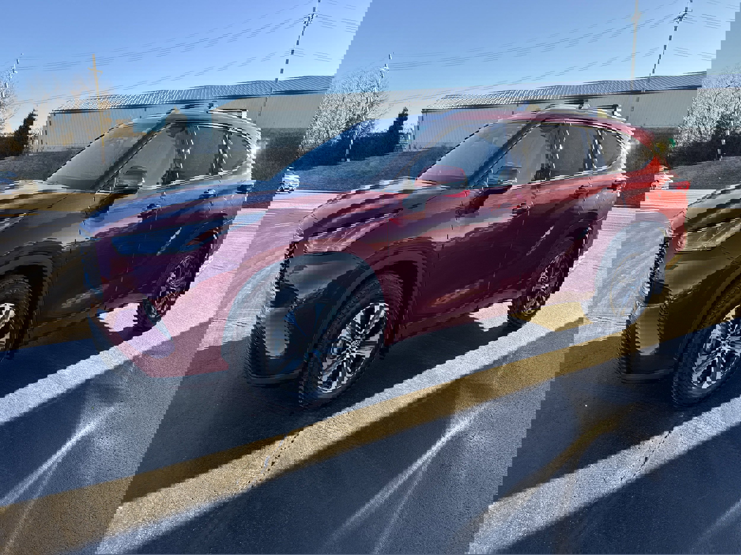 Used 2022 Toyota Highlander XLE image 2