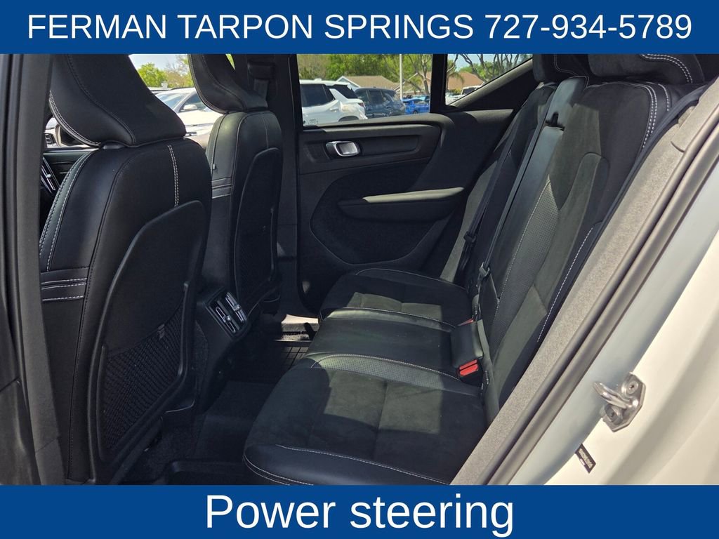 Used 2020 Volvo XC40 T4 R-Design w/ Protection Package Premier image 14