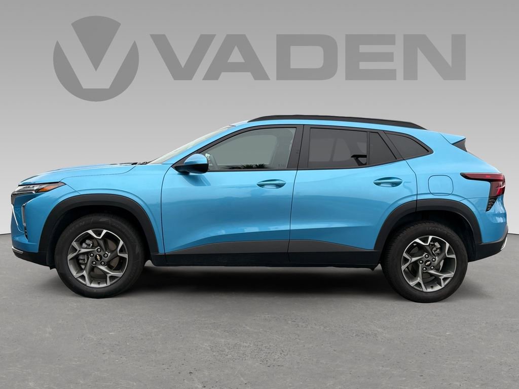 Used 2025 Chevrolet Trax LT FWD image 6