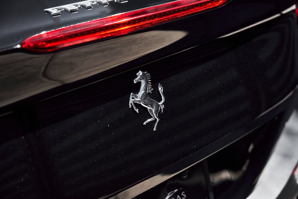 Used 2020 Ferrari Portofino RWD image 13