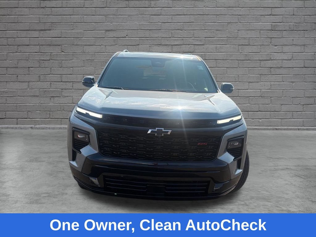 Used 2025 Chevrolet Traverse RS AWD/4WD image 2
