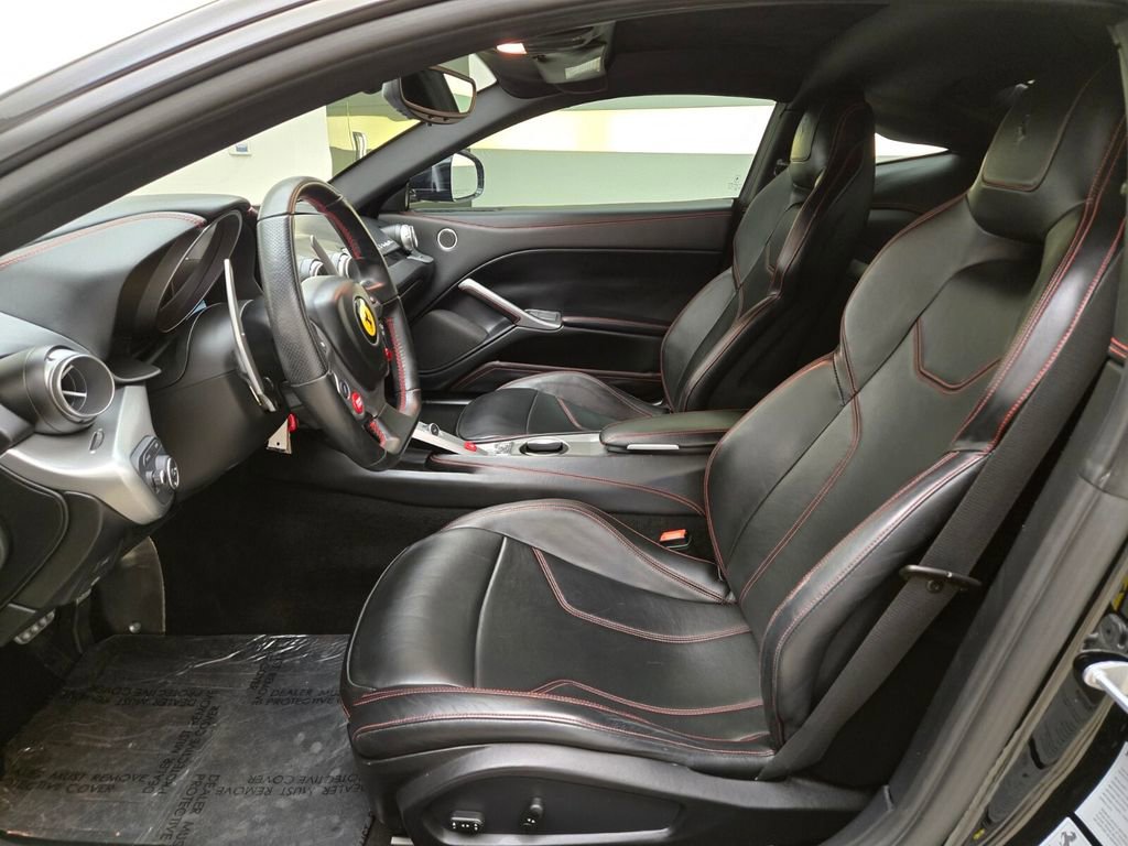 Used 2015 Ferrari F12 Berlinetta image 18