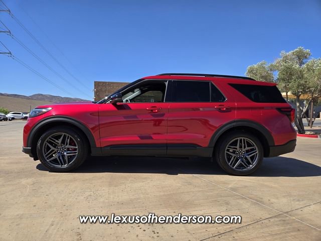 Used 2025 Ford Explorer ST AWD/4WD image 3