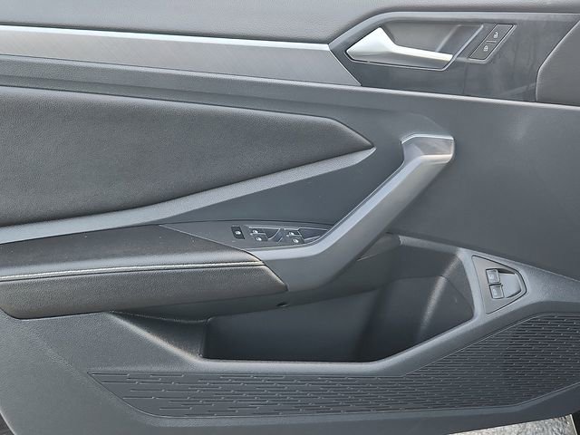 Used 2024 Volkswagen Jetta SE image 12