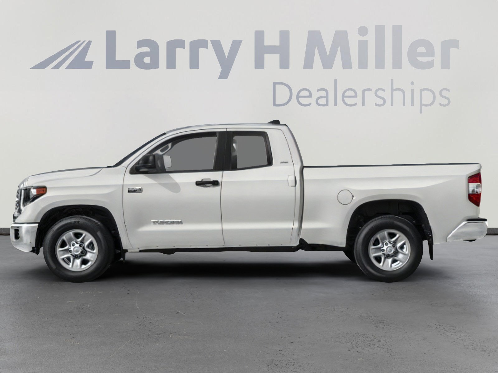 Used 2020 Toyota Tundra SR5 AWD/4WD image 3