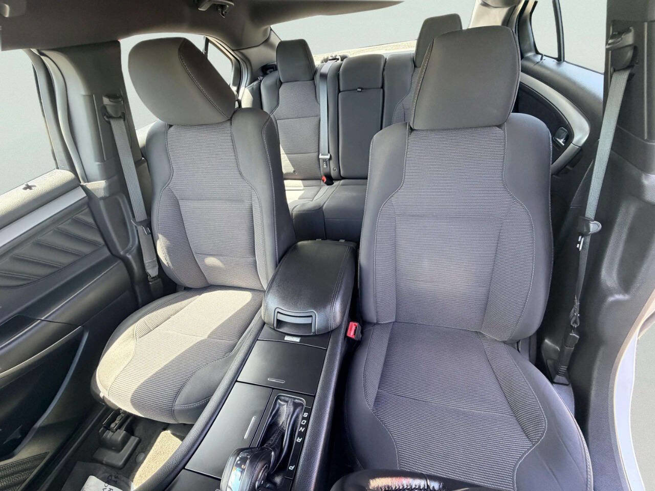 Used 2013 Ford Taurus SEL FWD image 19