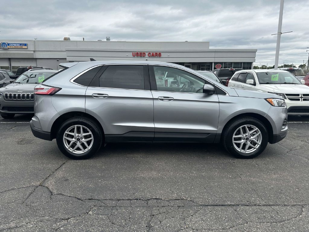 Used 2024 Ford Edge SEL AWD/4WD image 2