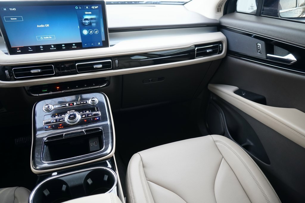 Used 2023 Lincoln Nautilus AWD w/ Premium Package image 23