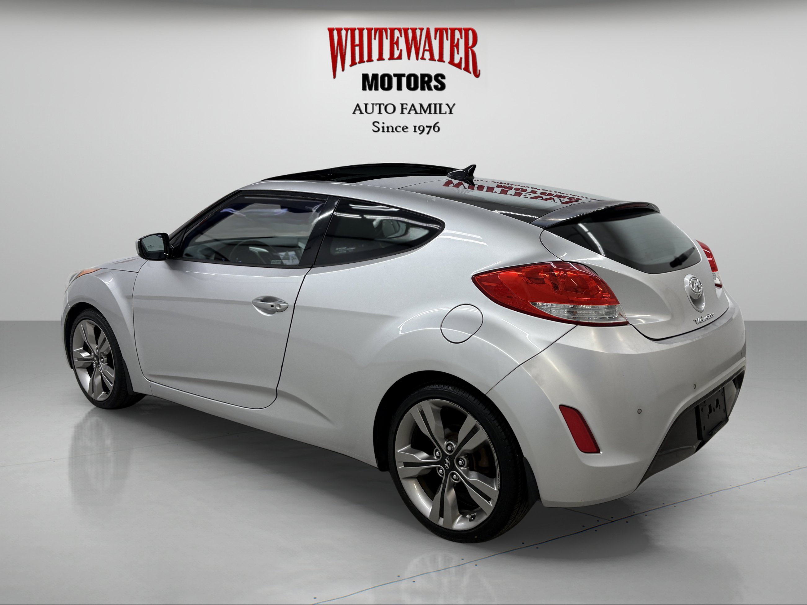 Used 2013 Hyundai Veloster w/ Style Pkg FWD image 2
