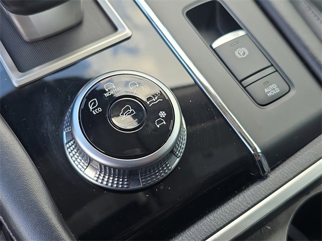 Used 2024 Mitsubishi Outlander SE image 32