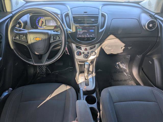 Used 2016 Chevrolet Trax LT w/ LT Sun and Sound Package image 17